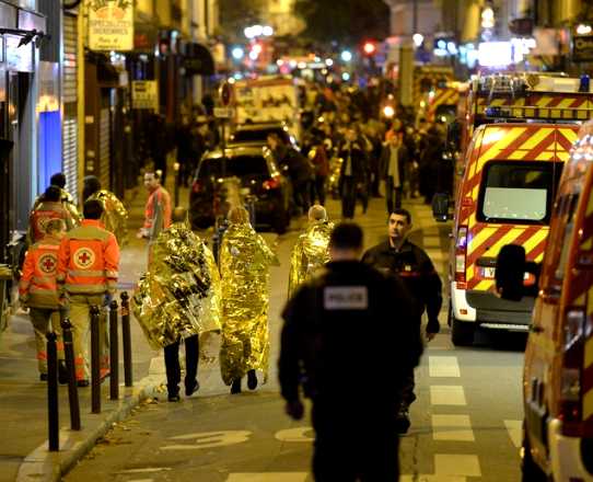 A Paris et au Stade de France, dans la nuit du 13 au 14 novembre 2015, une s�rie d'actes terroristes font 130 morts
